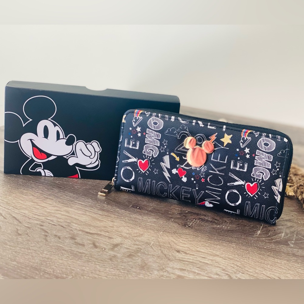 🏷️NWT DISNEY MICKEY MOUSE OMG / LOVE ZIP AROUND WALLET